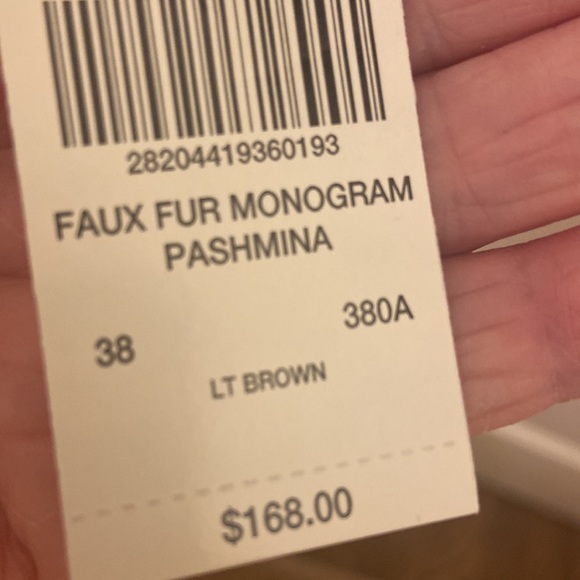 Henri Bendel scarf with fur trim. - Picture 2 of 7